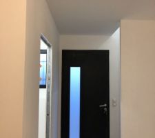 Sous-couche et peinture plafond dans l?entree