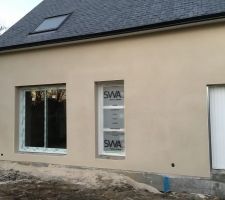 Enduit en attendant la peinture pour une bande