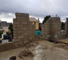 &Eacute;l&eacute;vation des murs du premier &eacute;tage
