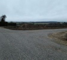 11i&egrave;me Semaine de travaux
Les structures de voirie ont &eacute;t&eacute; r&eacute;alis&eacute;es. On commence &agrave; deviner le lotissement...