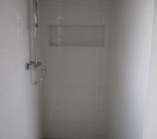 Douche &agrave; l'italienne salle d'eau