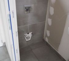 B&acirc;ti WC carrel&eacute;e