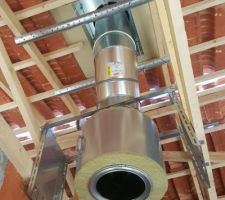Conduit feu et sortie de toit installés