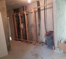 Visite de notre appartement: l'entr&eacute;e des communs batiments 1