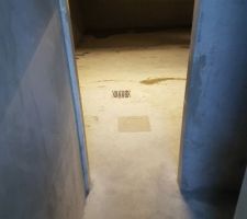 Visite de notre appartement: descente vers les garages