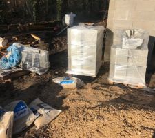 Corniches et seuils livr&eacute;s