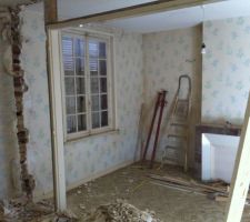 Ancien mur s&eacute;parant le futur salon en 2