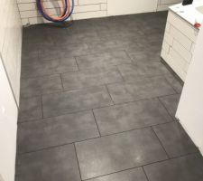 Carrelage sol avec joints terminé