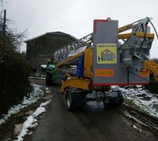 Arrivée de la grue !!!