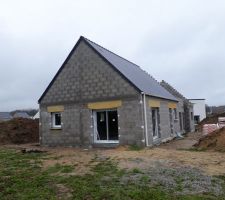 Visite de la maison avec le constructeur. 
Prête pour l'enduit.