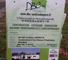 Nouveau panneau positionné par notre MO ; L'ancien s'étant envolé avec la tempête