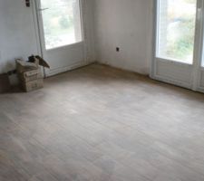 Chambre carrelage imitation parquet