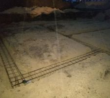 27/11/2017 : Trous pour les fondations + Ferraillage