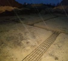 27/11/2017 : Trous pour les fondations + Ferraillage