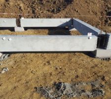 Pose des longrines sur les pieux - idem, petit souci de longueur