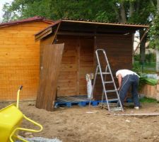 Remontage de l'abri de jardin..