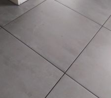 Carrelage du RDC! Trop contente du résultat...depuis les joint ont été fait