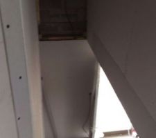 Le plaquiste a presque terminé, ici la cage d'escalier