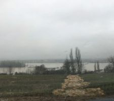 Vu de la rue chèvre haie, c?est l?inondation .
