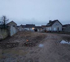 Les terrains en pr&eacute;paration.