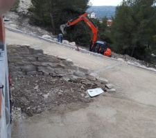 Raccordements réseaux achevés et accès maison par allée carossable