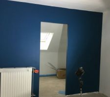 L?avantage d?avoir acces au chantier c?est de pouvoir debuter les travaux deco ... peinture de la chambre 2