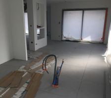 Pose du carrelage du bas