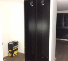 Après de multiples revirement de situation nous avons décidé de prendre les dressing chez IKEA !