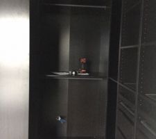 Après de multiples revirement de situation nous avons décidé de prendre les dressing chez IKEA !