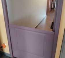 Porte intérieure postformée modifiée en porte fermière (pour bloquer le toutou, enfants....)