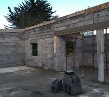 Fin de la grosse ma&ccedil;onnerie, prochaine grosse &eacute;tape la charpente.