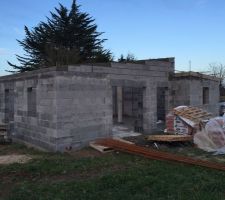 Fin de la grosse ma&ccedil;onnerie, prochaine grosse &eacute;tape la charpente.