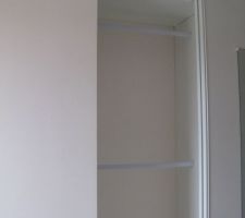 Notre armoire (penderie) murale, faite par nos soins