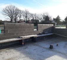 &Eacute;l&eacute;vation des murs apr&egrave;s 3 jours de travail !