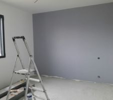 Peinture grise de la chambre de notre grand