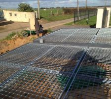 Grilles de protection sur les bacs