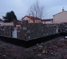 Angles avec porte sur l?acc&egrave;s du cellier