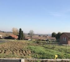 Voici le terrain &agrave; Villeneuve les Bouloc de 800m2 que nous avons choisi et r&eacute;serv&eacute;