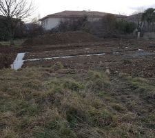 Terrassement et fondation OK !! maintenant 1 mois de séchage et puis la suite...
j'ai réceptionné et le conducteur de travaux avais fait des photos a chaque étape de la journée