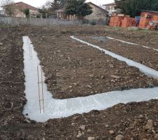 Terrassement et fondation OK !! maintenant 1 mois de séchage et puis la suite...
j'ai réceptionné et le conducteur de travaux avais fait des photos a chaque étape de la journée