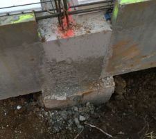 Défaut dans le béton servant à relier les longrines
