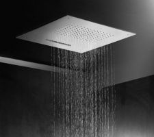 Future tête de douche que nous allons installer avant les joints du placo.
