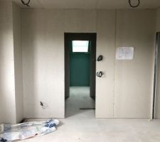Les cloisons sont achevées à l'étage