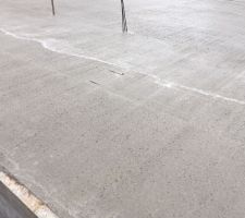 Défaut : une partie de la ferraille du treillis n?est pas enrobée dans le béton