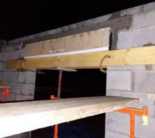 Pose des coffres volets int&eacute;gr&eacute;s et linteaux
Future salle &agrave; manger