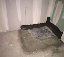 Douche &agrave; l'italienne et &eacute;tanch&eacute;it&eacute; pr&ecirc;ts - SDB du RDC