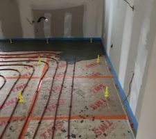 Coulage de la chape liquide 5 cm d'&eacute;paisseur