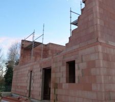 Le mur abimé a été démonté, tout est prêt pour à nouveau avancer