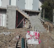 Construction d'un balcon et escalier