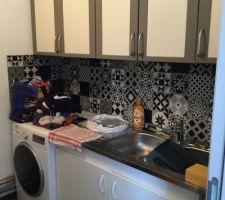 Cellier avec rangements meuble évier et lave linge